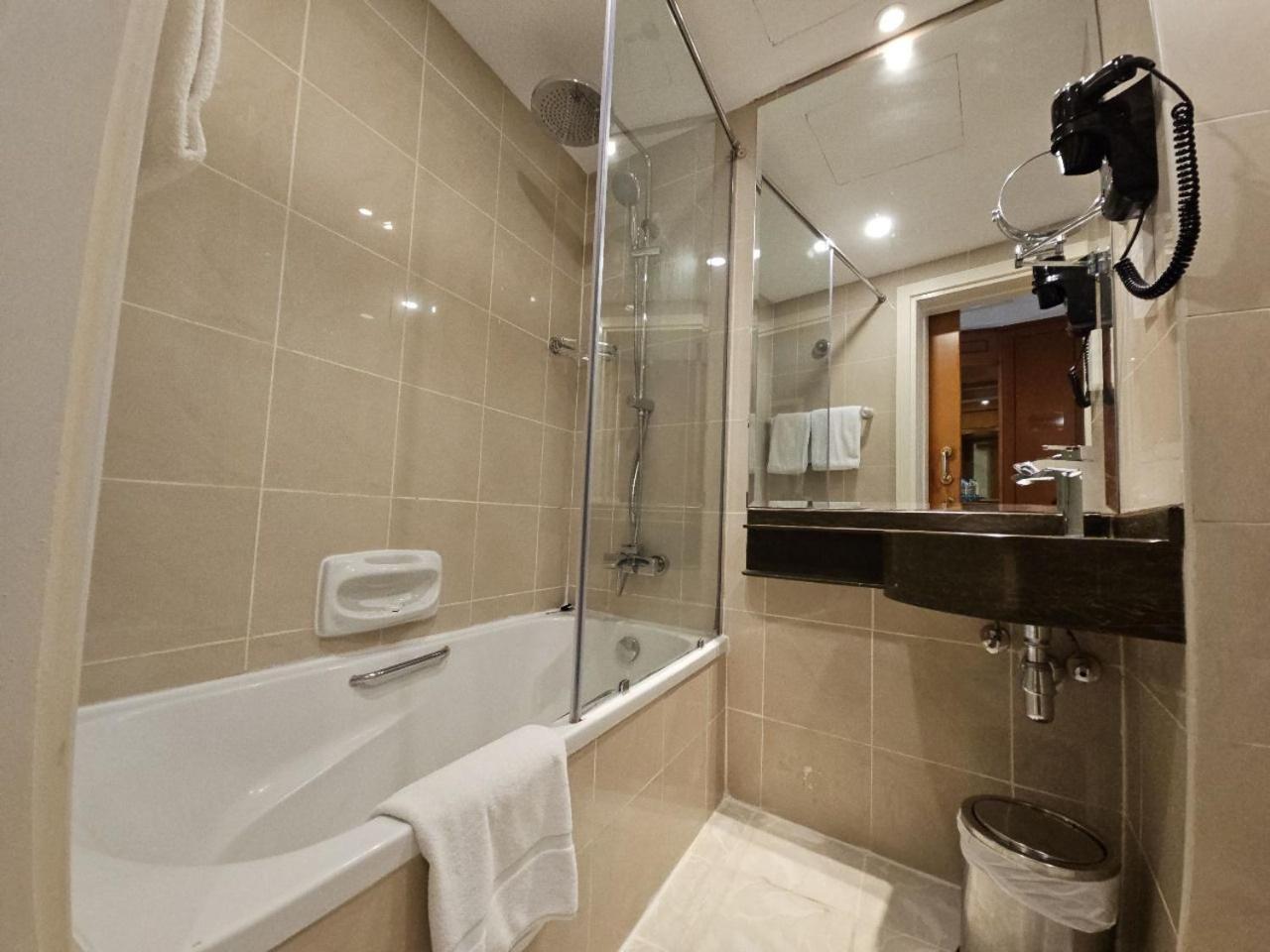 Royal Concorde Hotel & Suite دبي المظهر الخارجي الصورة