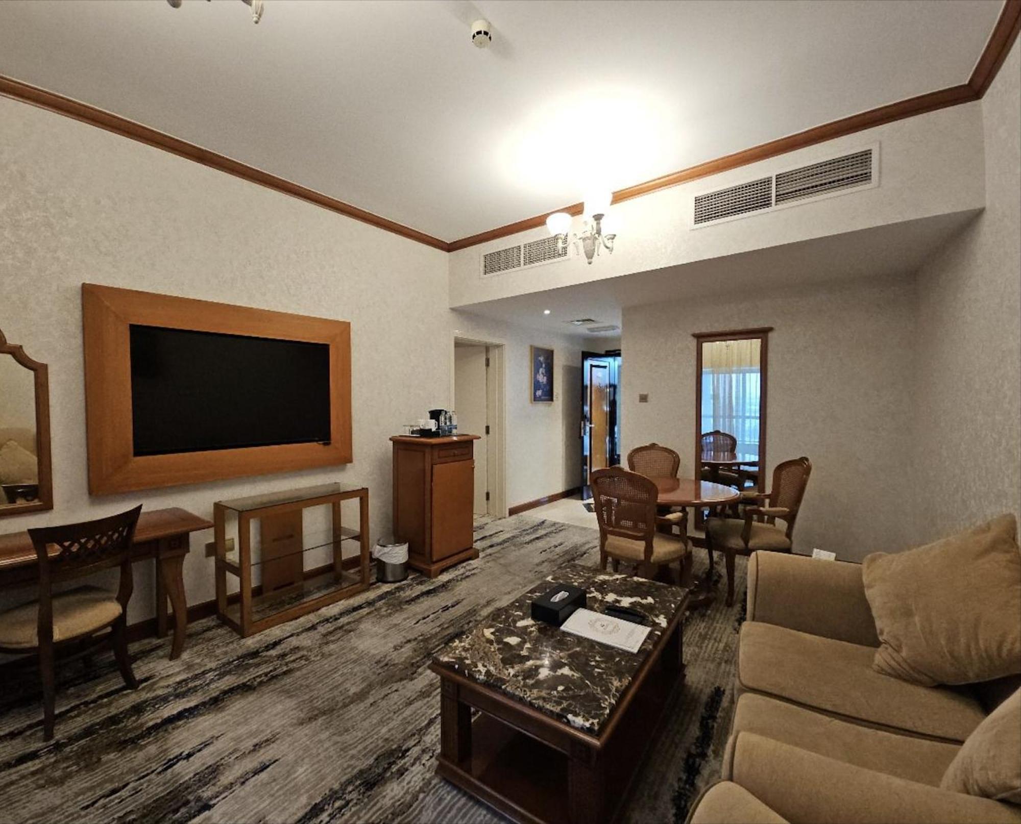 Royal Concorde Hotel & Suite دبي المظهر الخارجي الصورة