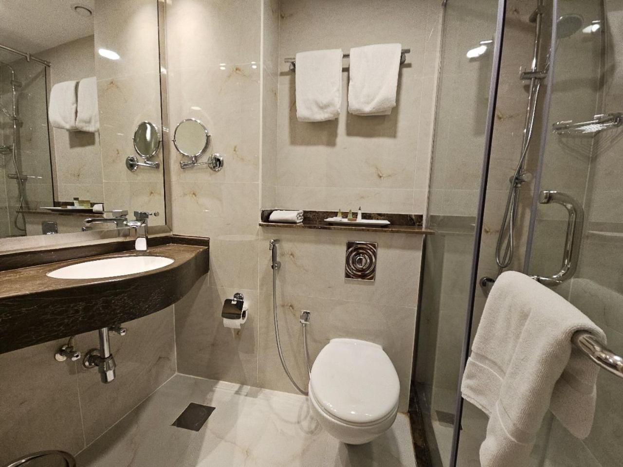 Royal Concorde Hotel & Suite دبي المظهر الخارجي الصورة